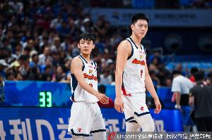 媒体人:本赛季第一次看广东比赛 看他们现在打的感觉这队好陌生