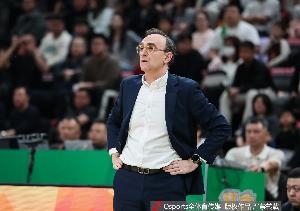 解说:辽宁少了克里斯差了好多 球队内线问题这几年还是不好解决